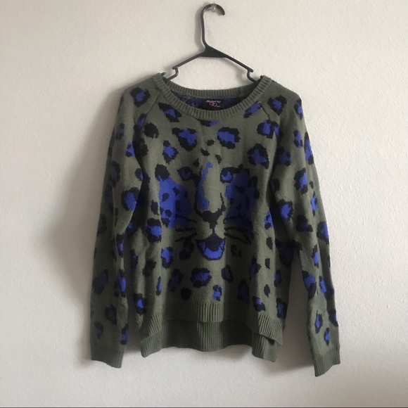 Hooked Up Sweaters - Green Tiger Sweater